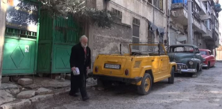 Illustration for article titled Classic cars in Syria